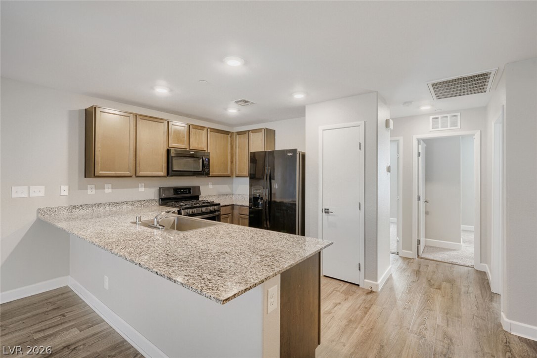 4598 Woolcomber Street Property Photo 8