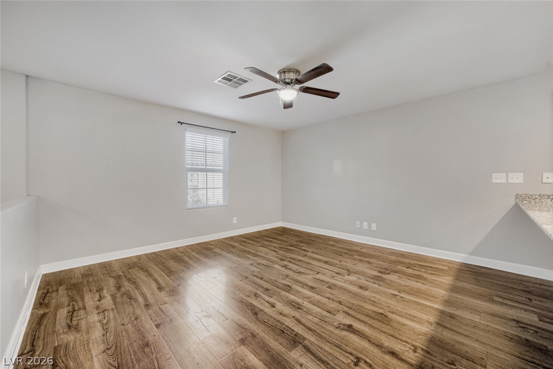 4598 Woolcomber Street Property Photo 11