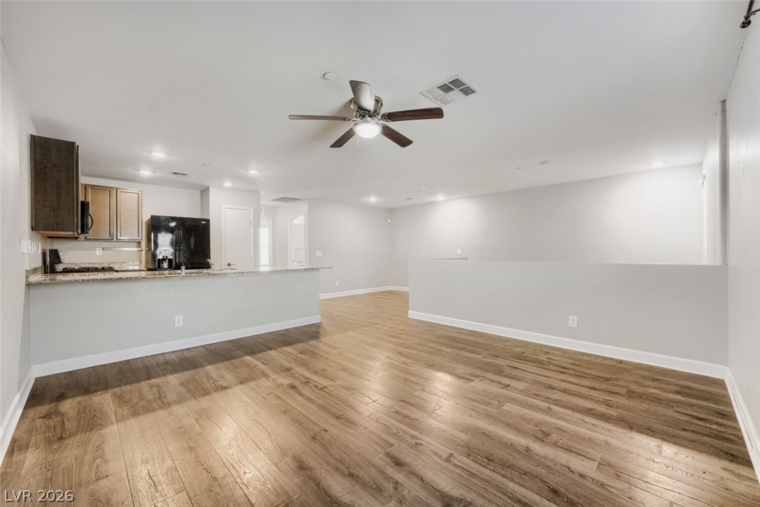 4598 Woolcomber Street Property Photo 12