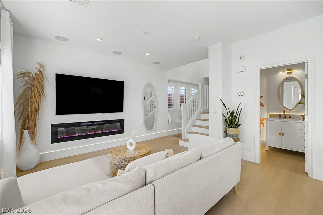 10147 Dragons Meadow Court Property Photo 4