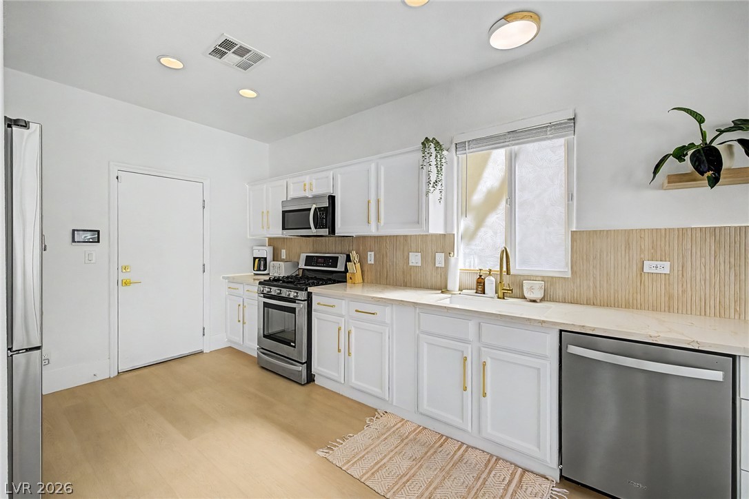 10147 Dragons Meadow Court Property Photo 16