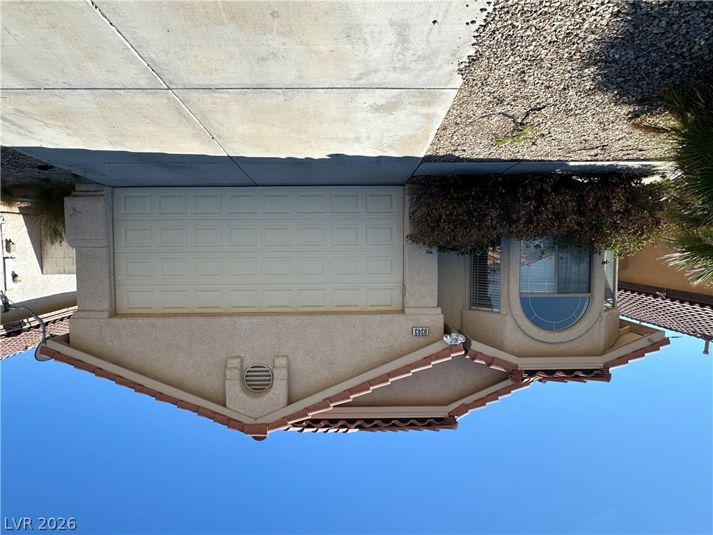 9343 West Viking Road Property Photo 1