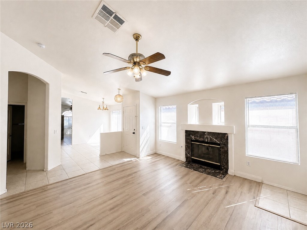 9343 West Viking Road Property Photo 3