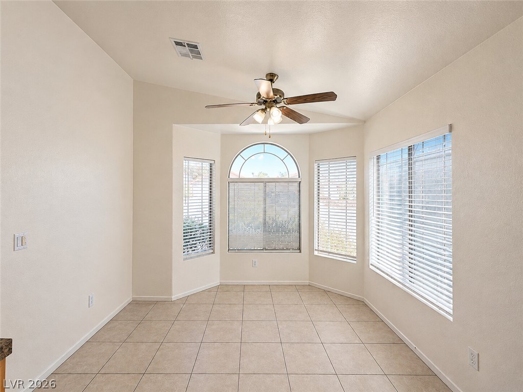 9343 West Viking Road Property Photo 5