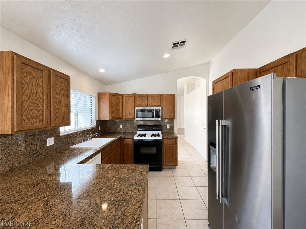 9343 West Viking Road Property Photo 7