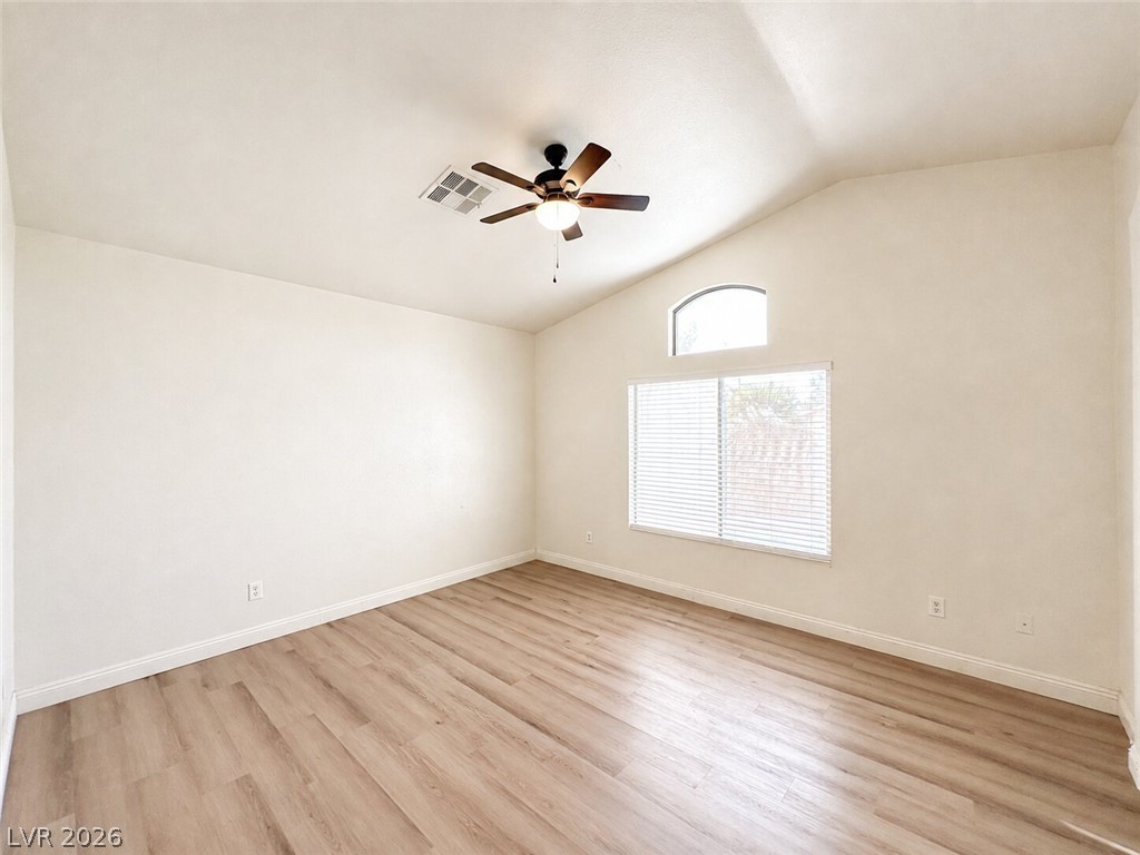9343 West Viking Road Property Photo 10
