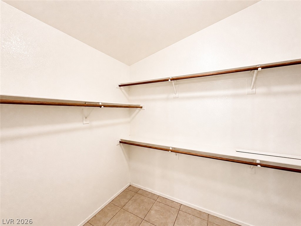 9343 West Viking Road Property Photo 11