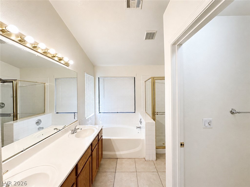 9343 West Viking Road Property Photo 12