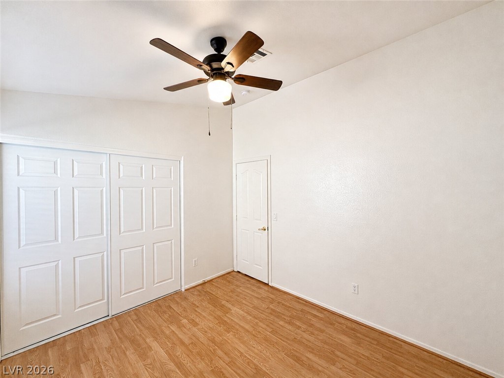 9343 West Viking Road Property Photo 17