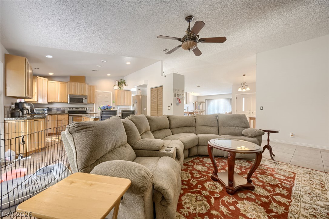 7671 North Jones Boulevard Property Photo 14