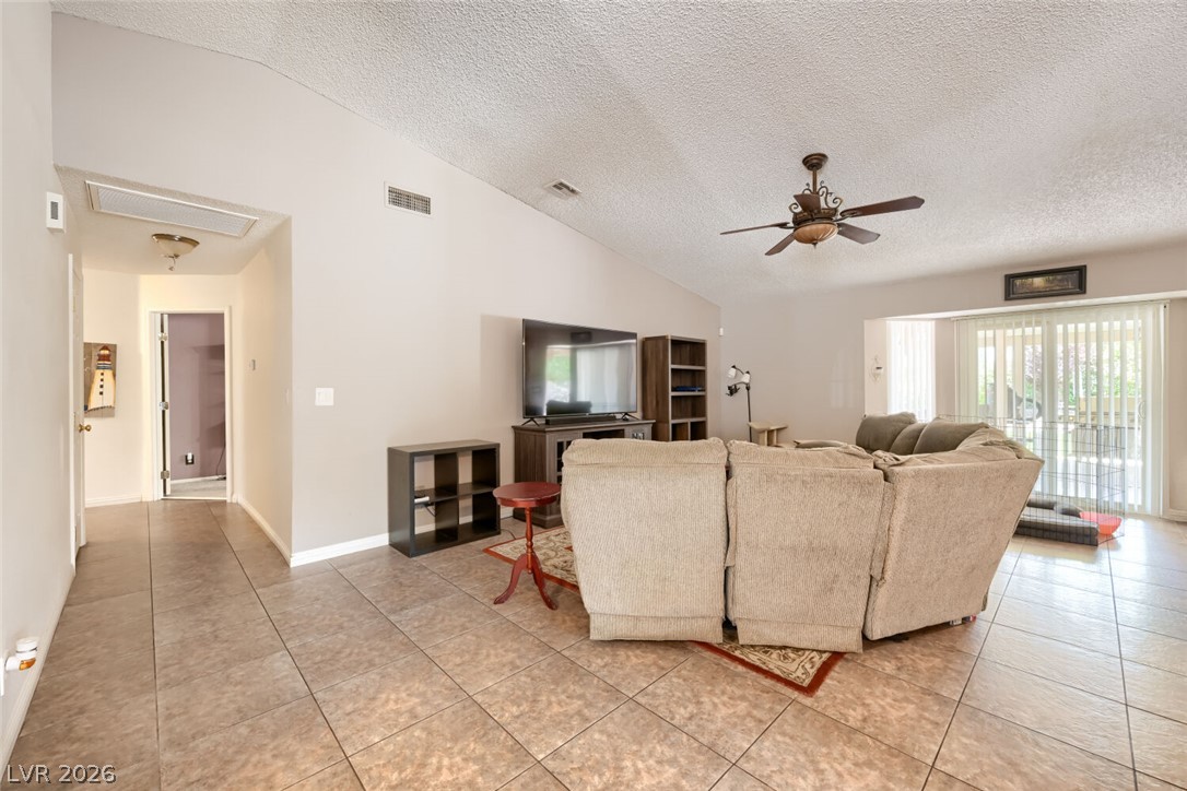 7671 North Jones Boulevard Property Photo 15