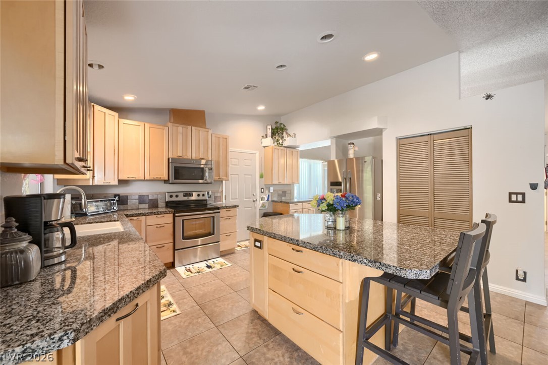 7671 North Jones Boulevard Property Photo 19