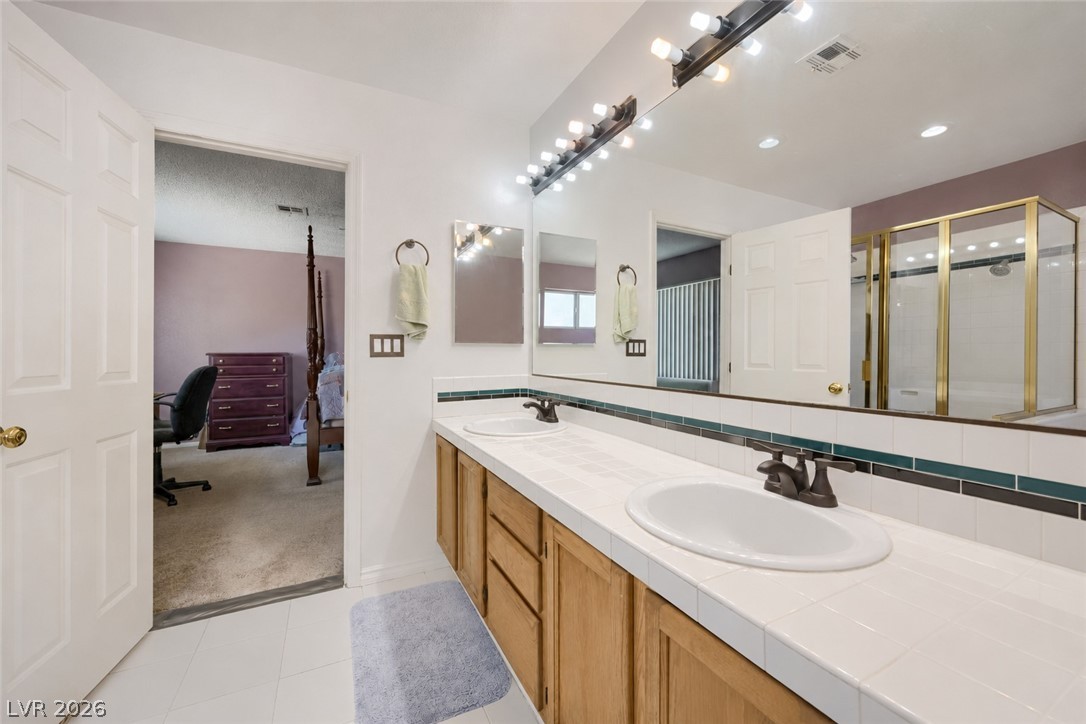 7671 North Jones Boulevard Property Photo 29