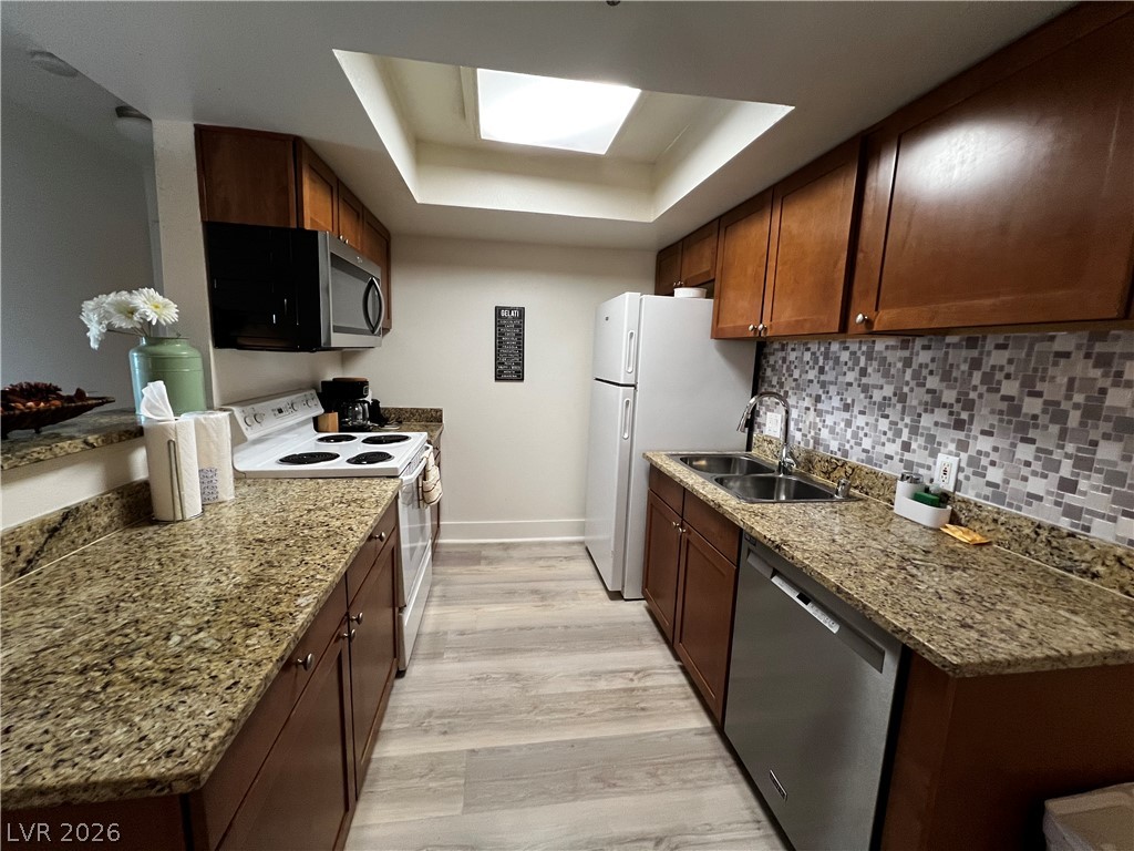 4200 South Valley View Boulevard 2010 Property Photo 8