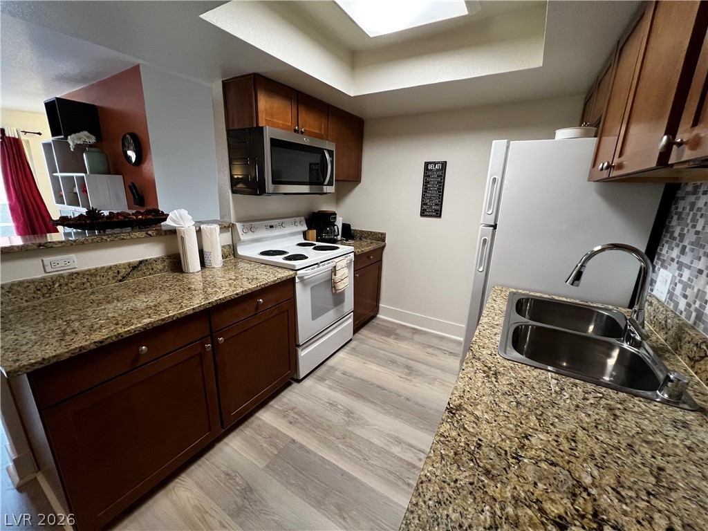 4200 South Valley View Boulevard 2010 Property Photo 11