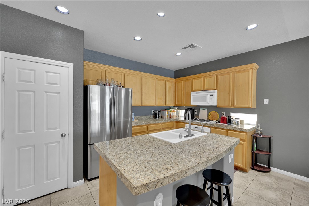 8343 Cambridge Grove Street Property Photo 15