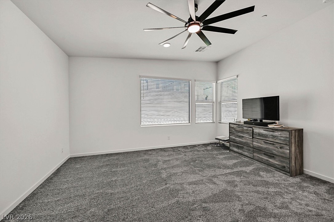 10284 Arrow Range Avenue Property Photo 12