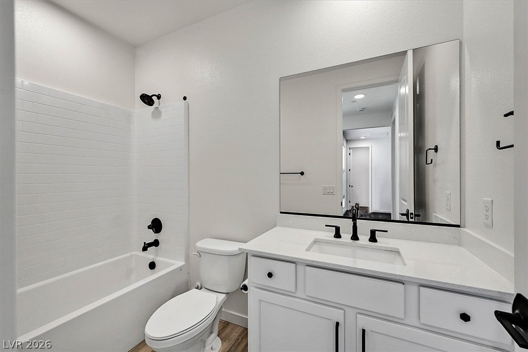 10284 Arrow Range Avenue Property Photo 20