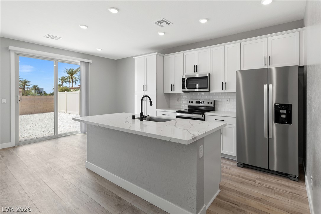 3229 Basin Desert Street Property Photo 4