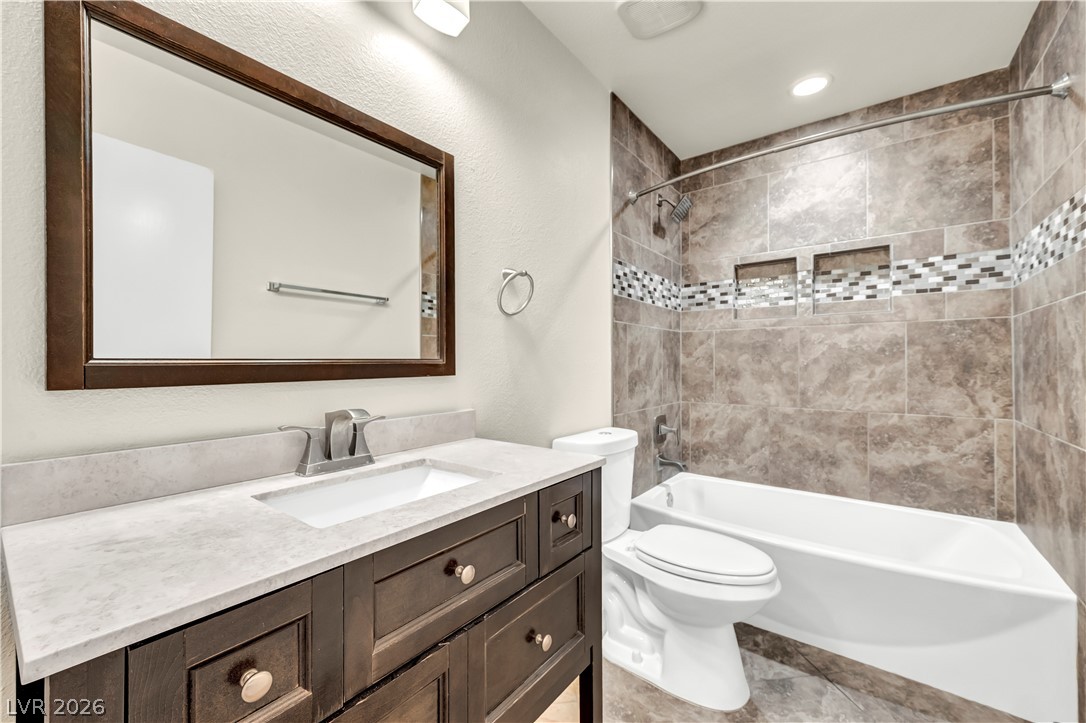 8616 Majestic Pine Avenue Property Photo 17