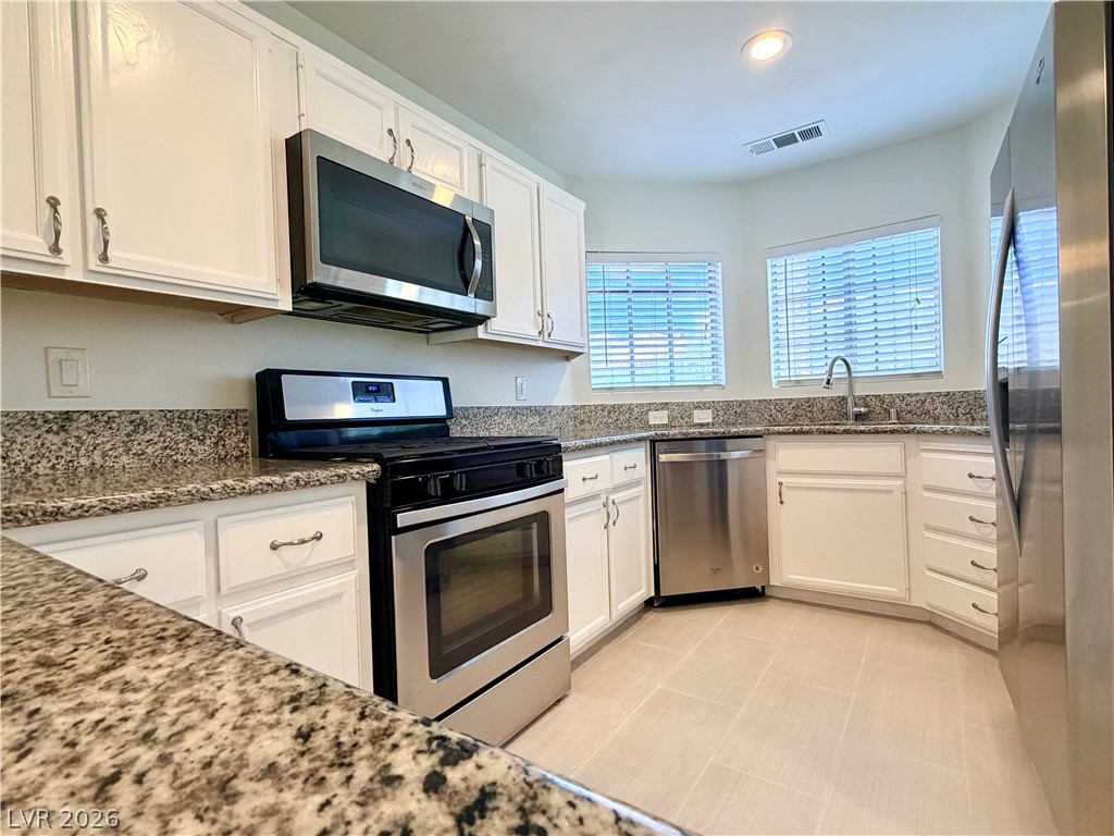 3423 Bankside Drive Property Photo 2