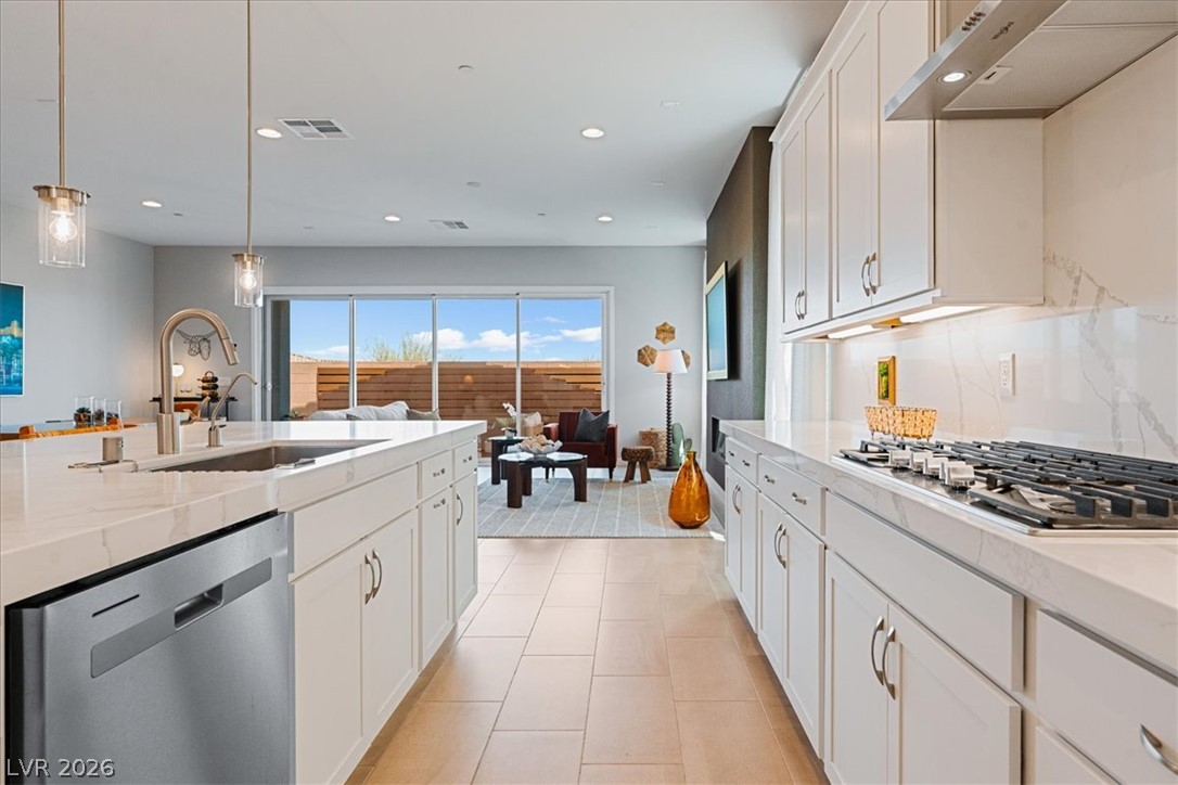 102 Amalfi Coast Way Property Photo 9