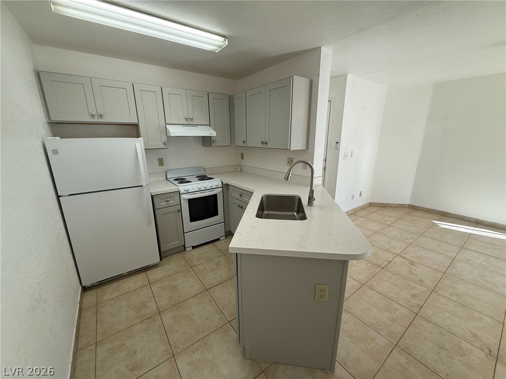 440 Elm Drive 103 Property Photo 2