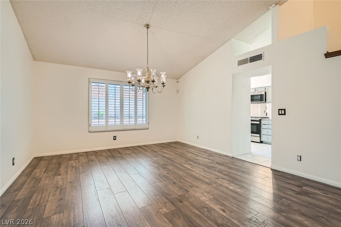 1779 Yellowwood Drive Property Photo 4