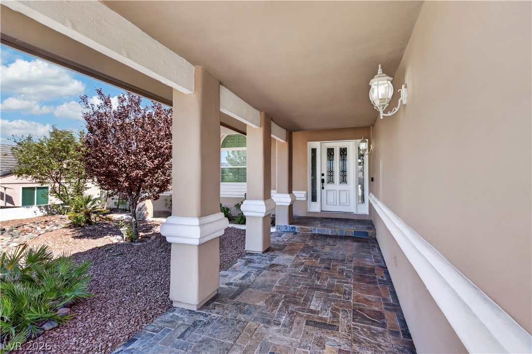 1049 Geranium Drive Property Photo 11