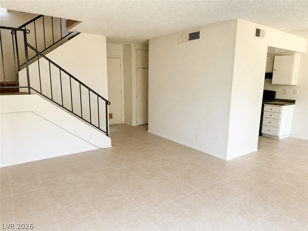 4338 Caliente Street 12 Property Photo 3