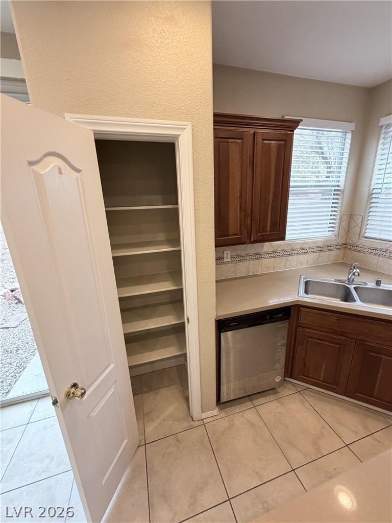 9118 Wine Cellar Avenue Property Photo 8