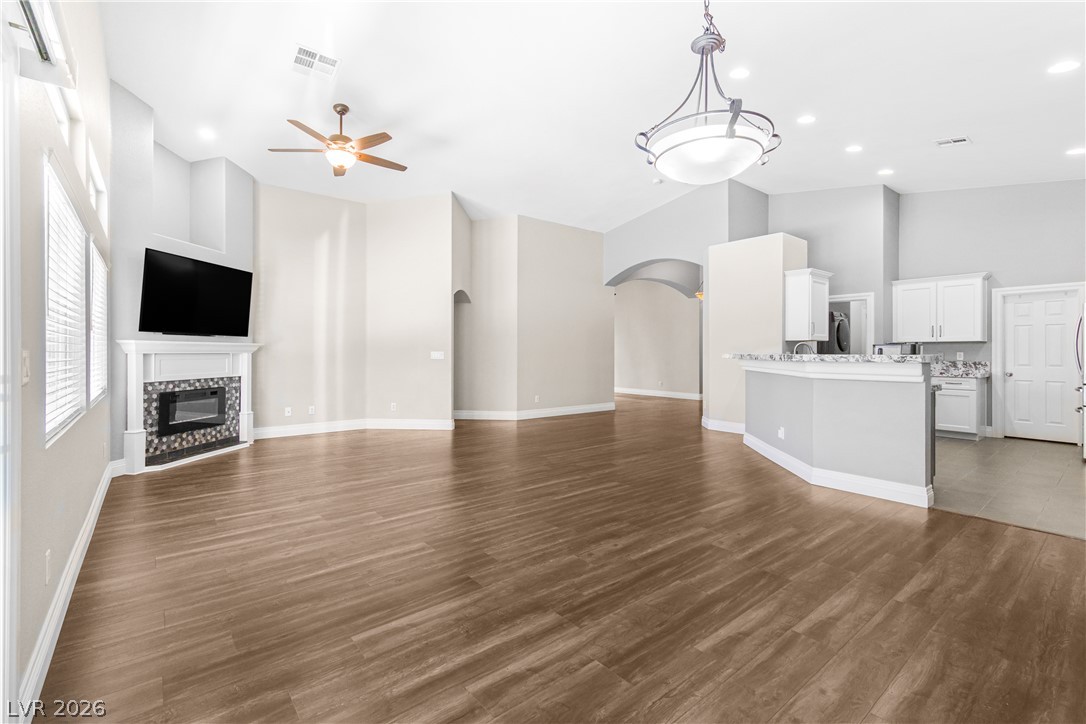 6718 Hawthorne Creek Court Property Photo 13