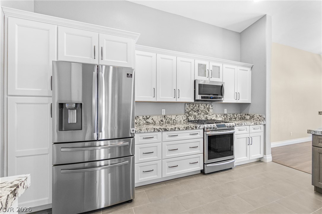 6718 Hawthorne Creek Court Property Photo 17