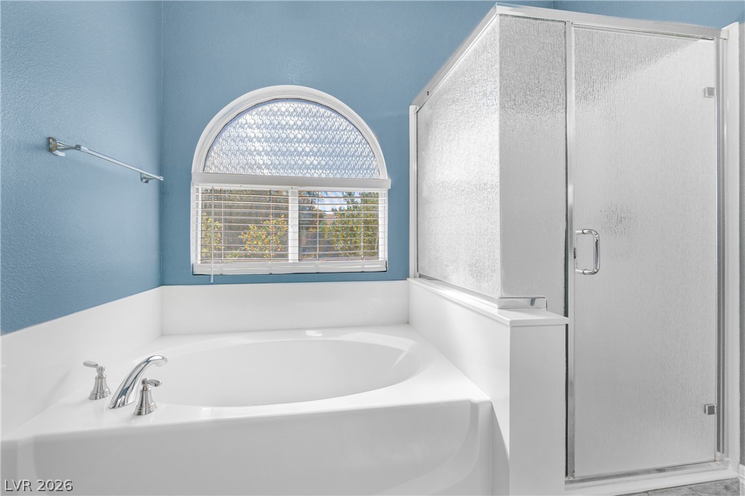 6718 Hawthorne Creek Court Property Photo 25