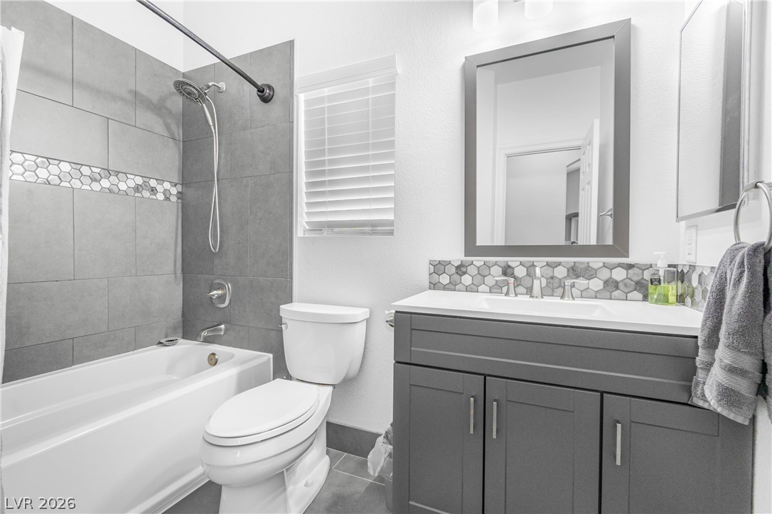 6718 Hawthorne Creek Court Property Photo 28