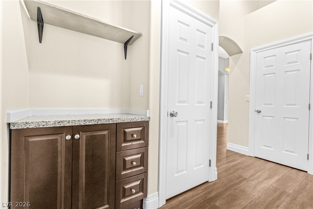 6718 Hawthorne Creek Court Property Photo 33