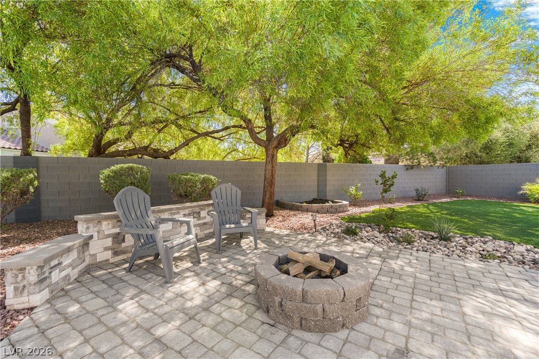 6718 Hawthorne Creek Court Property Photo 47