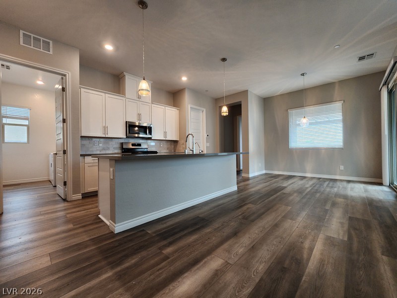 254 Tallis Hills Avenue Property Photo 4