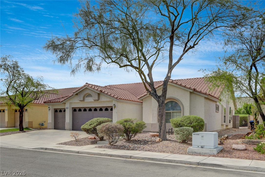 3056 Emerald Wind Street Property Photo 2