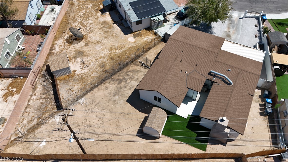 1921 Manhattan Drive Property Photo 2