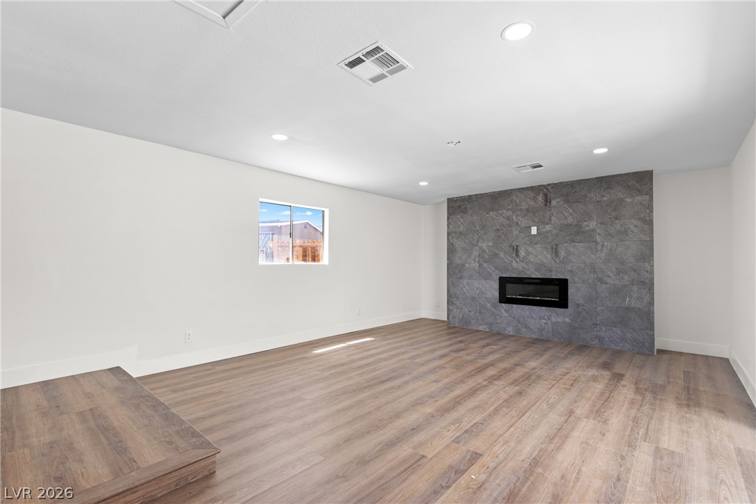 1921 Manhattan Drive Property Photo 9