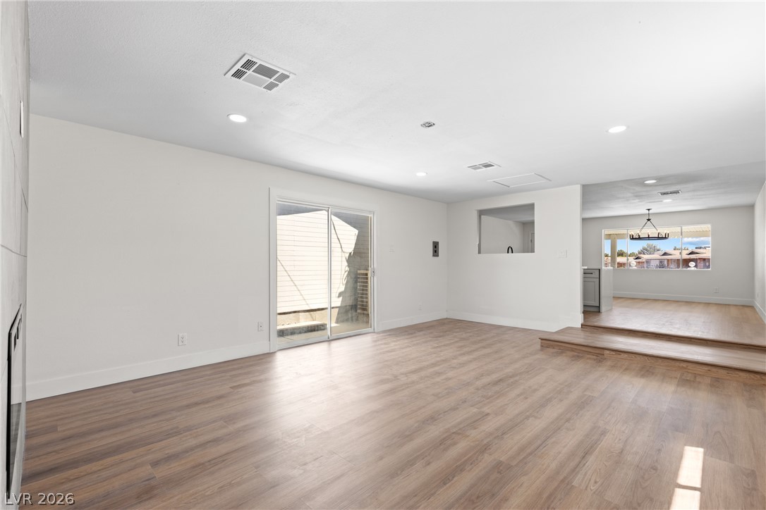 1921 Manhattan Drive Property Photo 11
