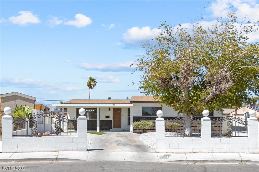 1921 Manhattan Drive Property Photo 32