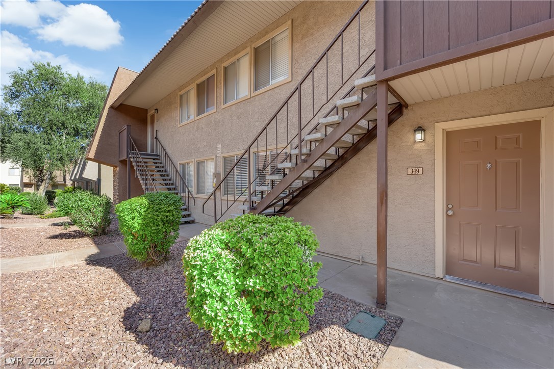 5386 River Glen Drive 349 Property Photo 4