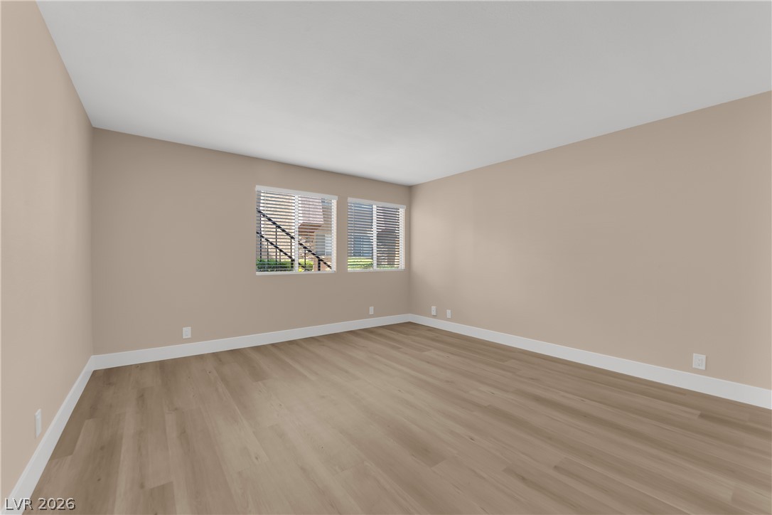 5386 River Glen Drive 349 Property Photo 11