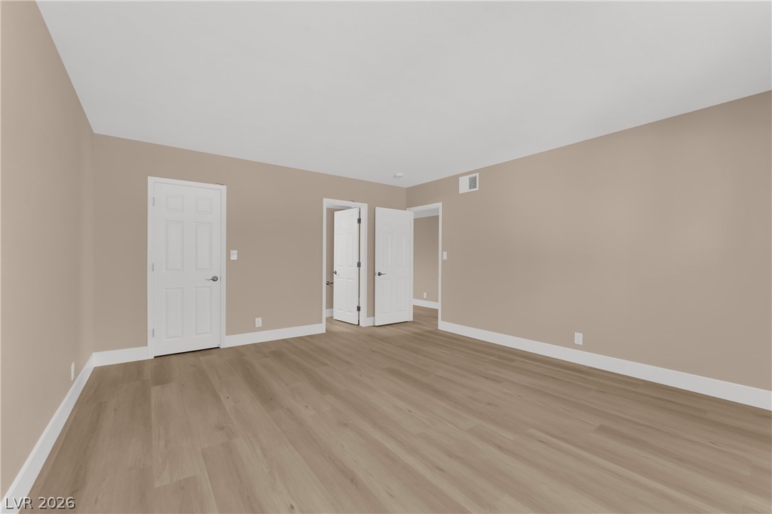 5386 River Glen Drive 349 Property Photo 12