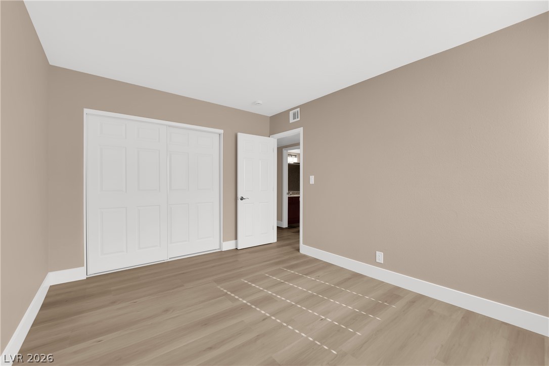5386 River Glen Drive 349 Property Photo 17