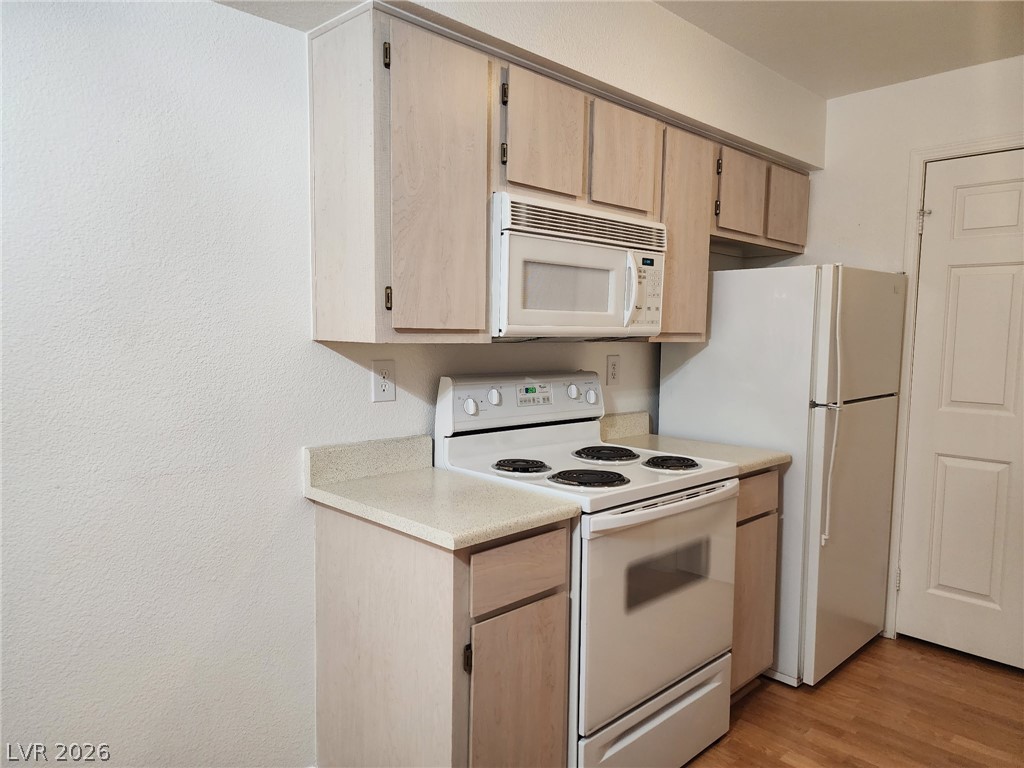 231 Horizon Ridge Parkway 1127 Property Photo 16