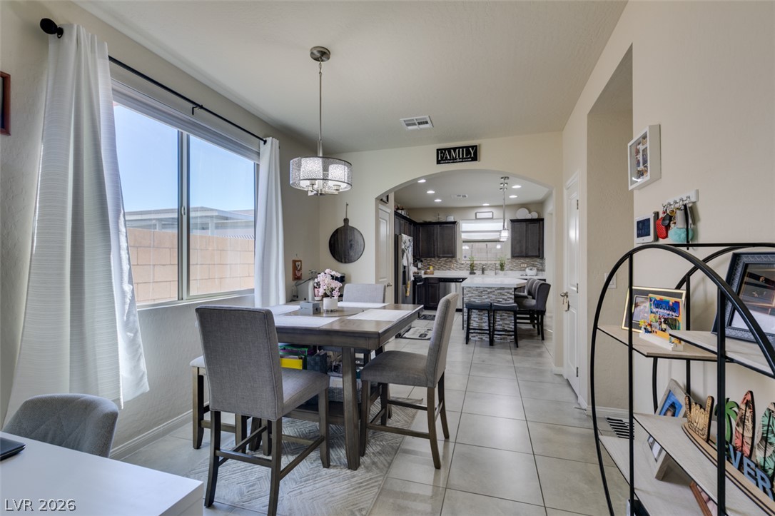 153 Tree Shot Court Property Photo 4