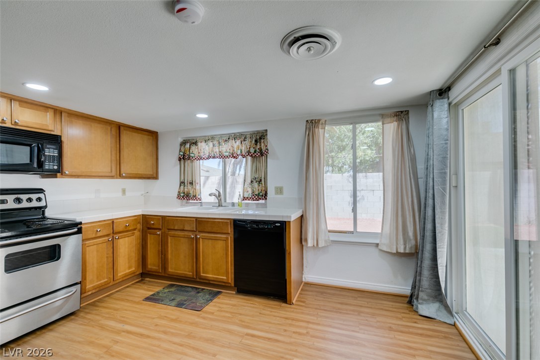 3422 Pecos Way Property Photo 15